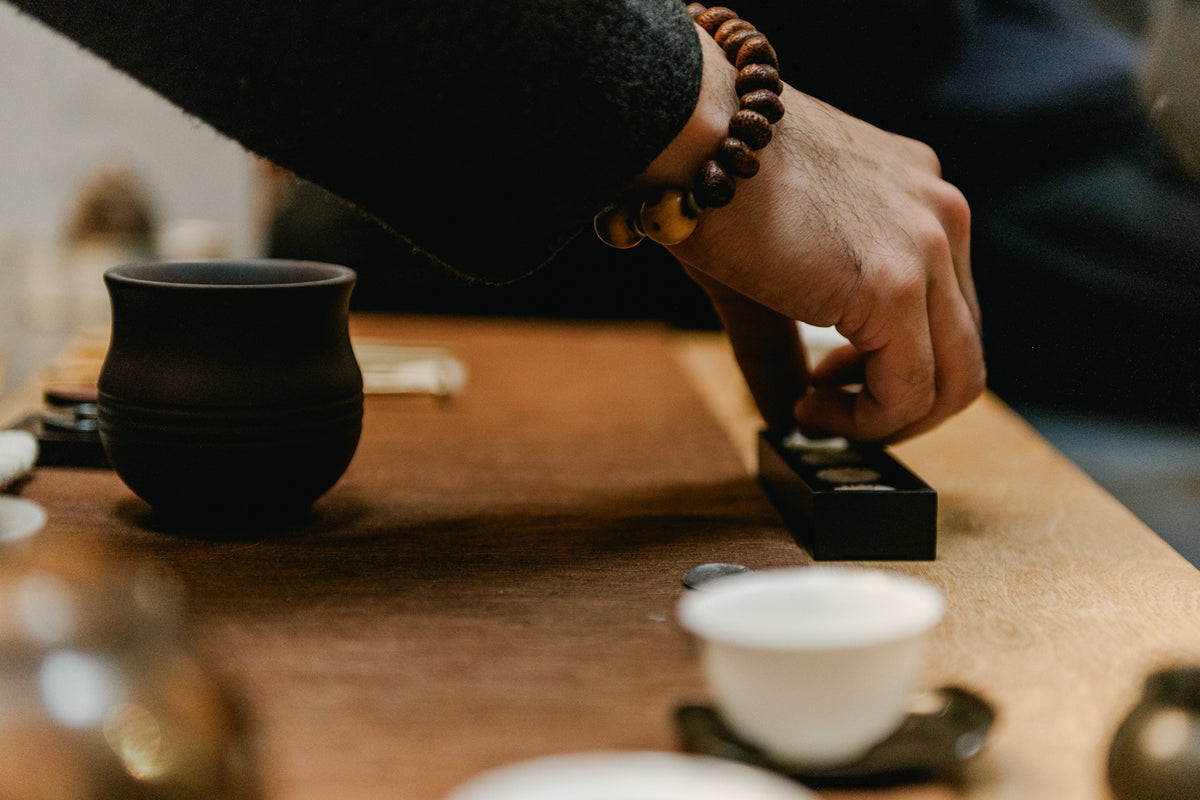 LISTEN | Signature Tea & Agarwood Incense with Lionel 17:00-18:30 - YUMM CHA