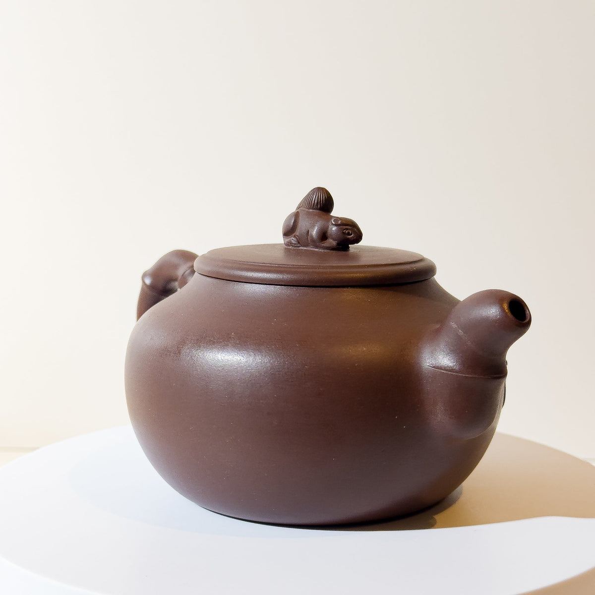 Master-made Yixing Teapot #16 Aged Purple Clay 450ml 國家高級工藝師本人持壺照片及證書 - YUMM CHA