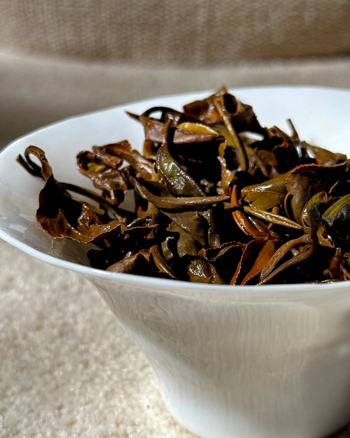 Oriental Beauty - Dong Fang Mei Ren Oolong Tea 5 Stars - YUMM-CHA