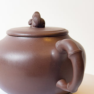 Master-made Yixing Teapot #16 Aged Purple Clay 450ml 國家高級工藝師本人持壺照片及證書