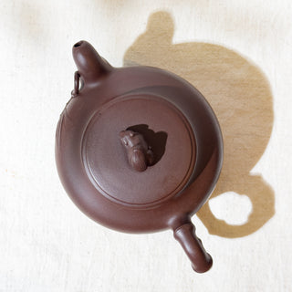 Master-made Yixing Teapot #16 Aged Purple Clay 450ml 國家高級工藝師本人持壺照片及證書