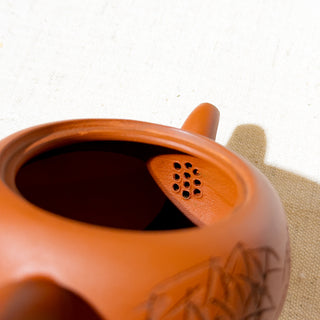 Vintage Yixing Teapot #30 Nurtured Hong Tu Guan 120ml - YUMM CHA