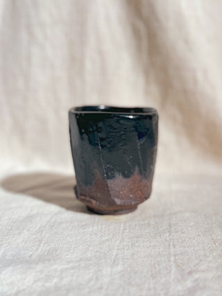 Hagi ware Black Glazed Yunomi Tea & Coffee Cup 
 #9 175ml | Eiichi Shibuya - YUMM CHA