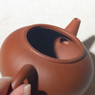 Factory No.1 Yixing Teapot #66 early 70's Hong Ni Shui Ping Teapot 70ml - YUMM CHA