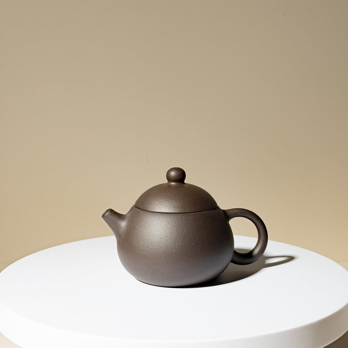 Factory No.1 Yixing Teapot #71 Late 80's Black Clay Xi Shi Teapot 85ml - YUMM CHA