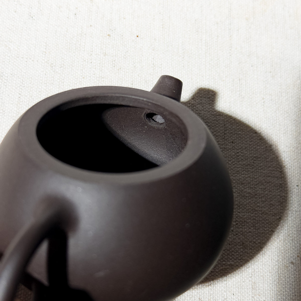 Factory No.1 Yixing Teapot #71 Late 80's Black Clay Xi Shi Teapot 85ml - YUMM CHA