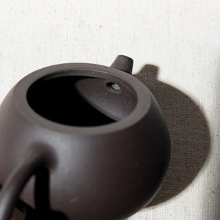 Factory No.1 Yixing Teapot #71 Late 80's Black Clay Xi Shi Teapot 85ml - YUMM CHA