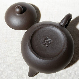 Factory No.1 Yixing Teapot #71 Late 80's Black Clay Xi Shi Teapot 85ml - YUMM CHA