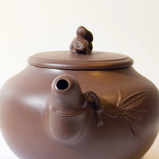 Master-made Yixing Teapot #16 Aged Purple Clay 450ml 國家高級工藝師本人持壺照片及證書 - YUMM CHA