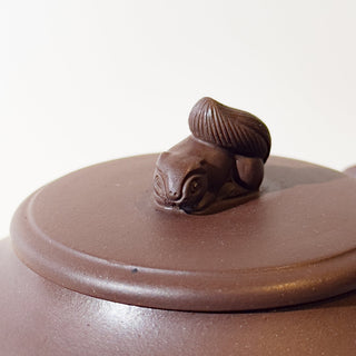 Master-made Yixing Teapot #16 Aged Purple Clay 450ml 國家高級工藝師本人持壺照片及證書 - YUMM CHA