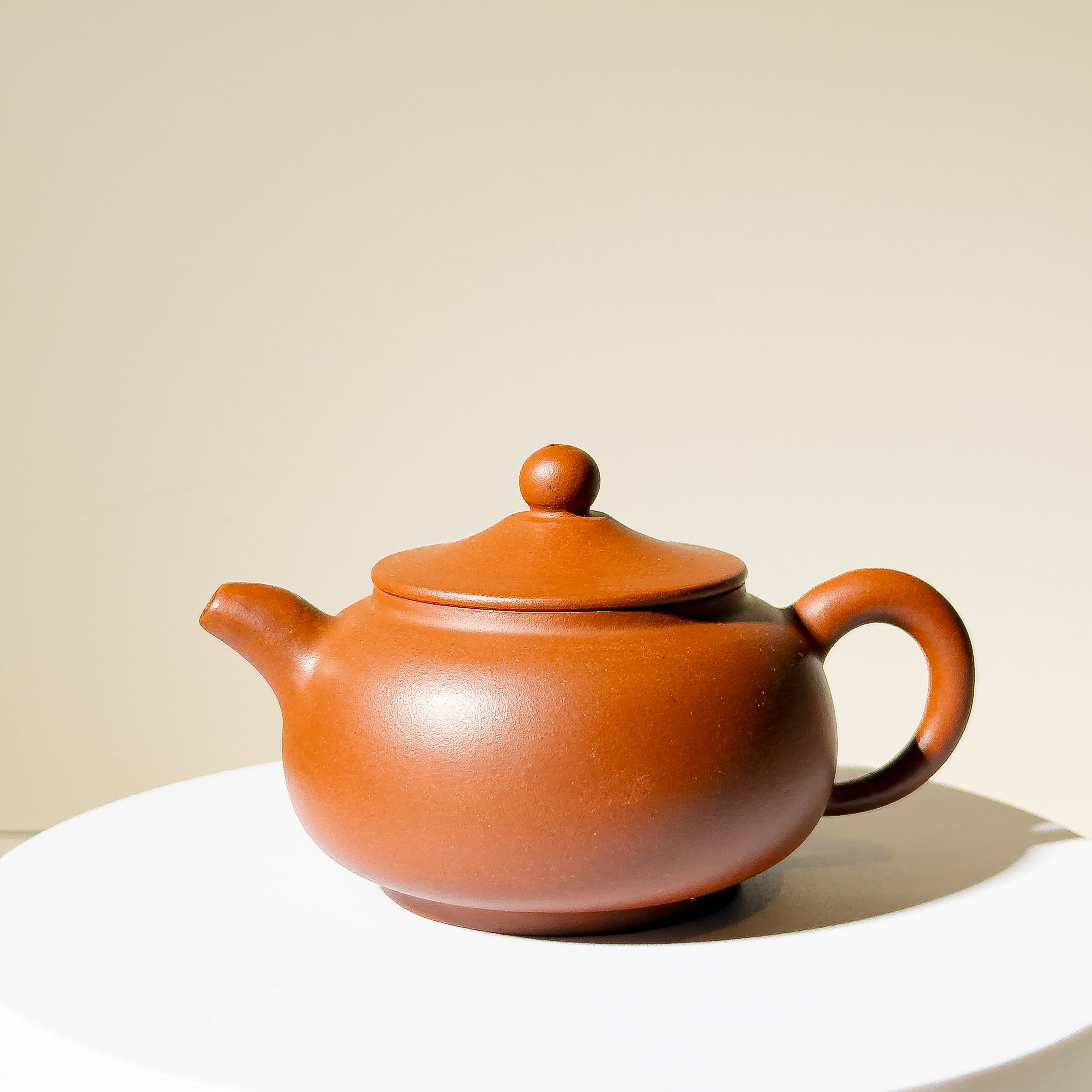 Vintage Yixing Teapot #38 Li-Mao (Straw Hat) Hong Ni 200ml - YUMM CHA