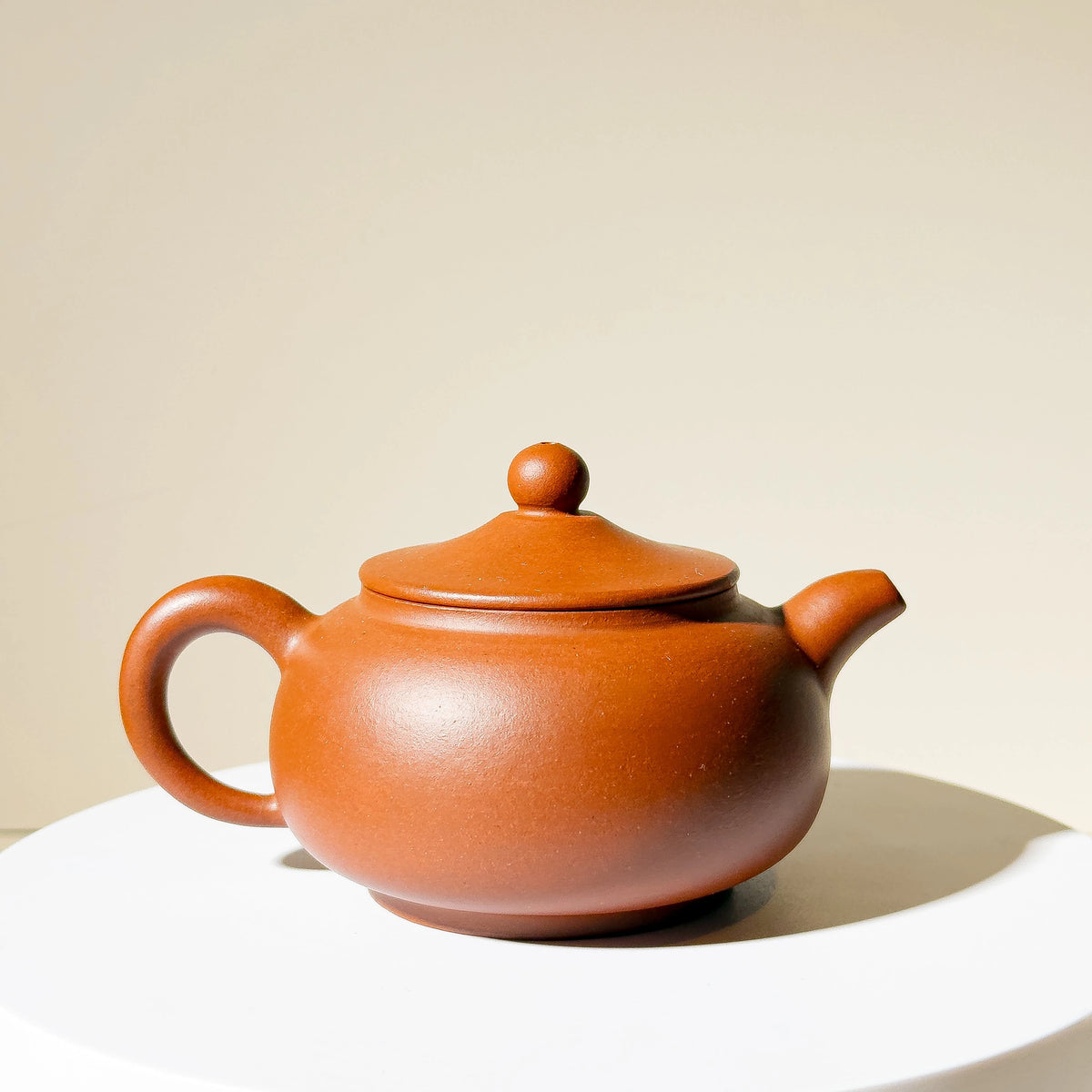 Vintage Yixing Teapot #38 Li-Mao (Straw Hat) Hong Ni 200ml - YUMM CHA